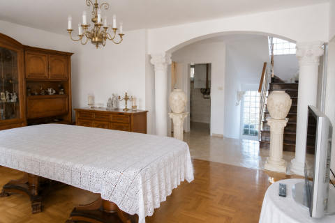 Haus Feren&scaron;čica, Pe&scaron;čenica - Žitnjak, 300m2