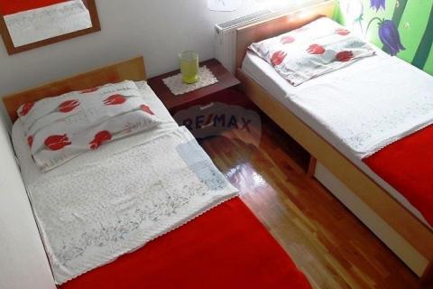 Opatija, Lovran, Oprić, stan 2S+DB od 75m2 s terasom + uređeni vrt od 85m2