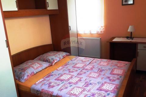Opatija, Lovran, Oprić, stan 2S+DB od 75m2 s terasom + uređeni vrt od 85m2