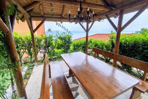 Opatija, Lovran, Oprić, stan 2S+DB od 75m2 s terasom + uređeni vrt od 85m2