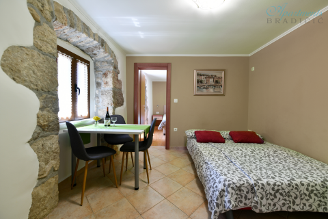OPATIJA - MO&Scaron;ĆENIČKA DRAGA - 2 odvojena stana