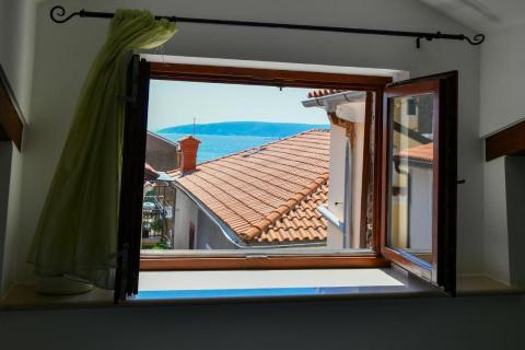 OPATIJA - MO&Scaron;ĆENIČKA DRAGA - 2 odvojena stana
