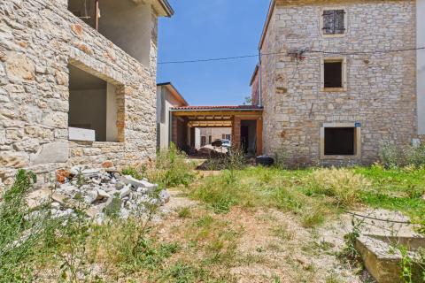 ISTRIA, LOVREČICA &ndash; Two Authentic Stone Houses in a Natural Setting