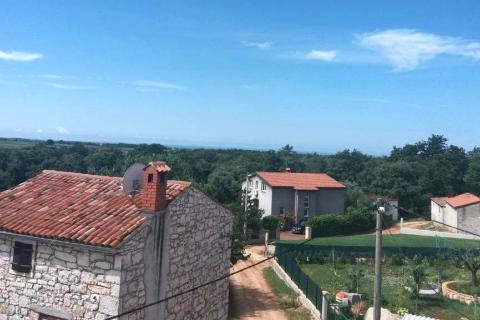 Istra,Brtonigla-Imanje s kućom 330 m&sup2; i 7.800 m&sup2; zemlji&scaron;ta