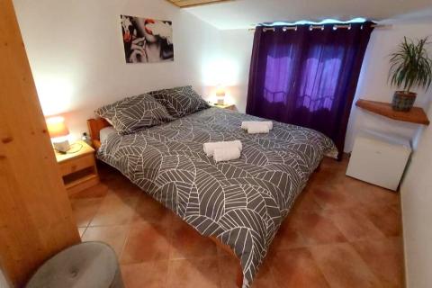 Istra,Brtonigla-Imanje s kućom 330 m&sup2; i 7.800 m&sup2; zemlji&scaron;ta