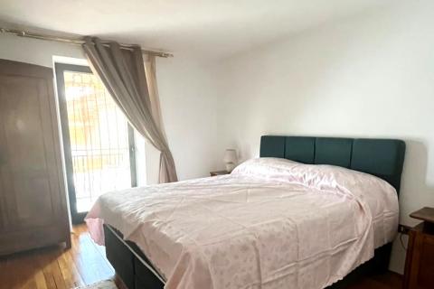 Istra,Brtonigla-Imanje s kućom 330 m&sup2; i 7.800 m&sup2; zemlji&scaron;ta