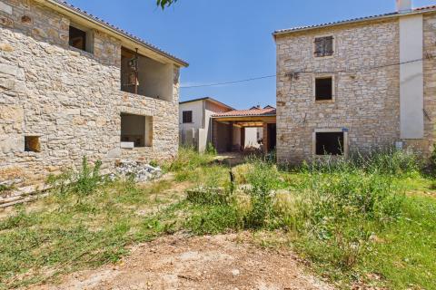 ISTRIA, LOVREČICA &ndash; Two Authentic Stone Houses in a Natural Setting