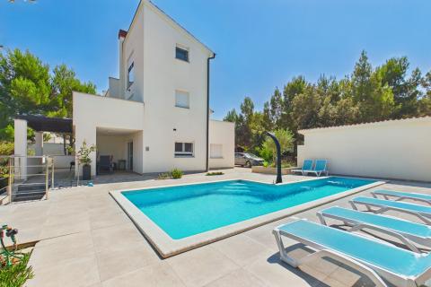 Istrien, Ližnjan &ndash; moderne Villa mit Meerblick