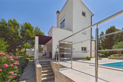 Istrien, Ližnjan &ndash; moderne Villa mit Meerblick